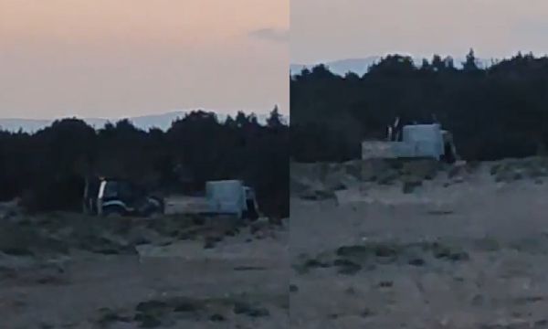 Çeşme'nin cennet koyunda deniz kumu hırsızlığı iddiası!
